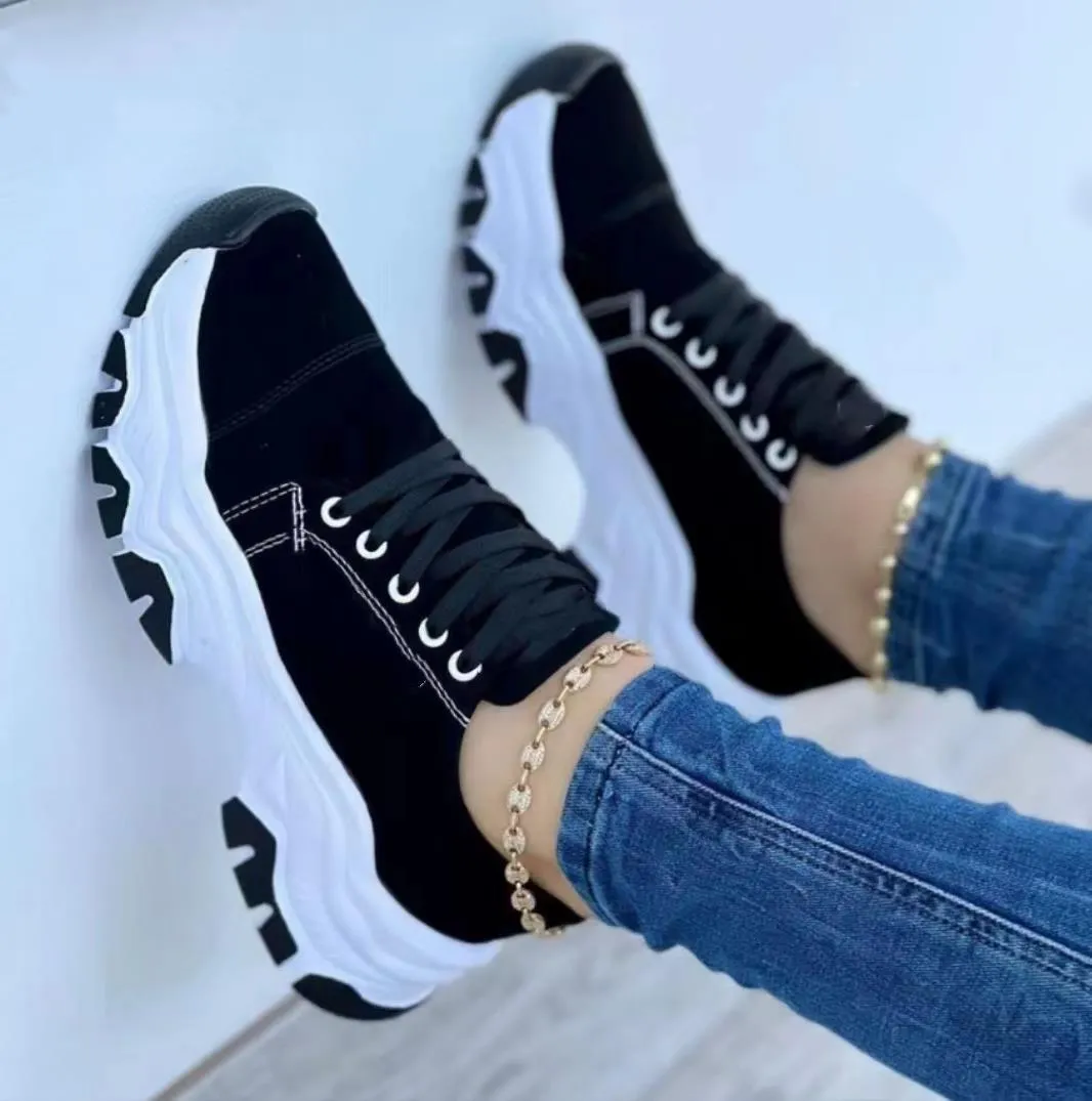 Breathable Lightweight Lace-up Sneakers