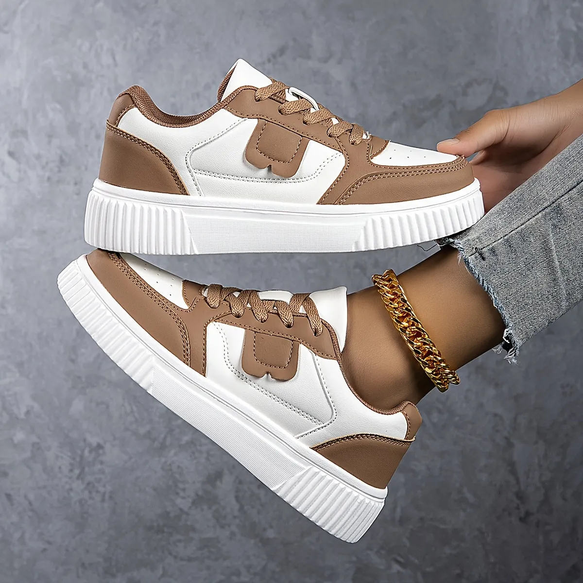 Women's Plus Size Ultra-Light Fashion Sneakers