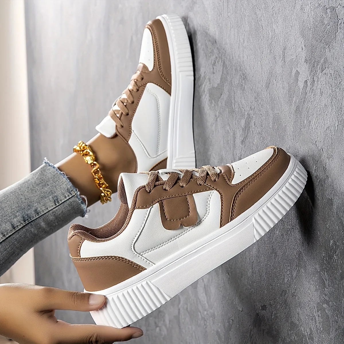 Women's Plus Size Ultra-Light Fashion Sneakers